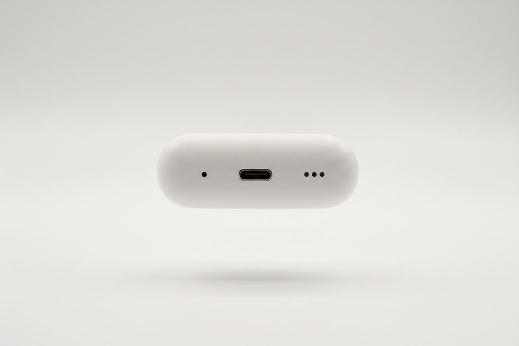 Earbuds case - bottom